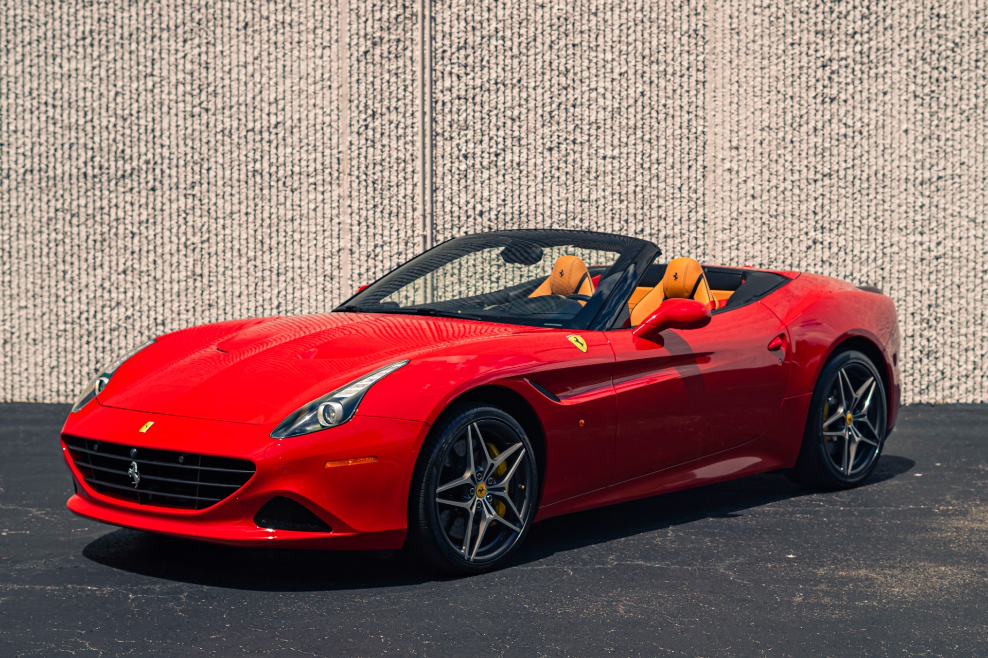 Rosso Corsa 2016 Ferrari California T Roadster Convertible Rear-Wheel Drive 7-Speed Automatic