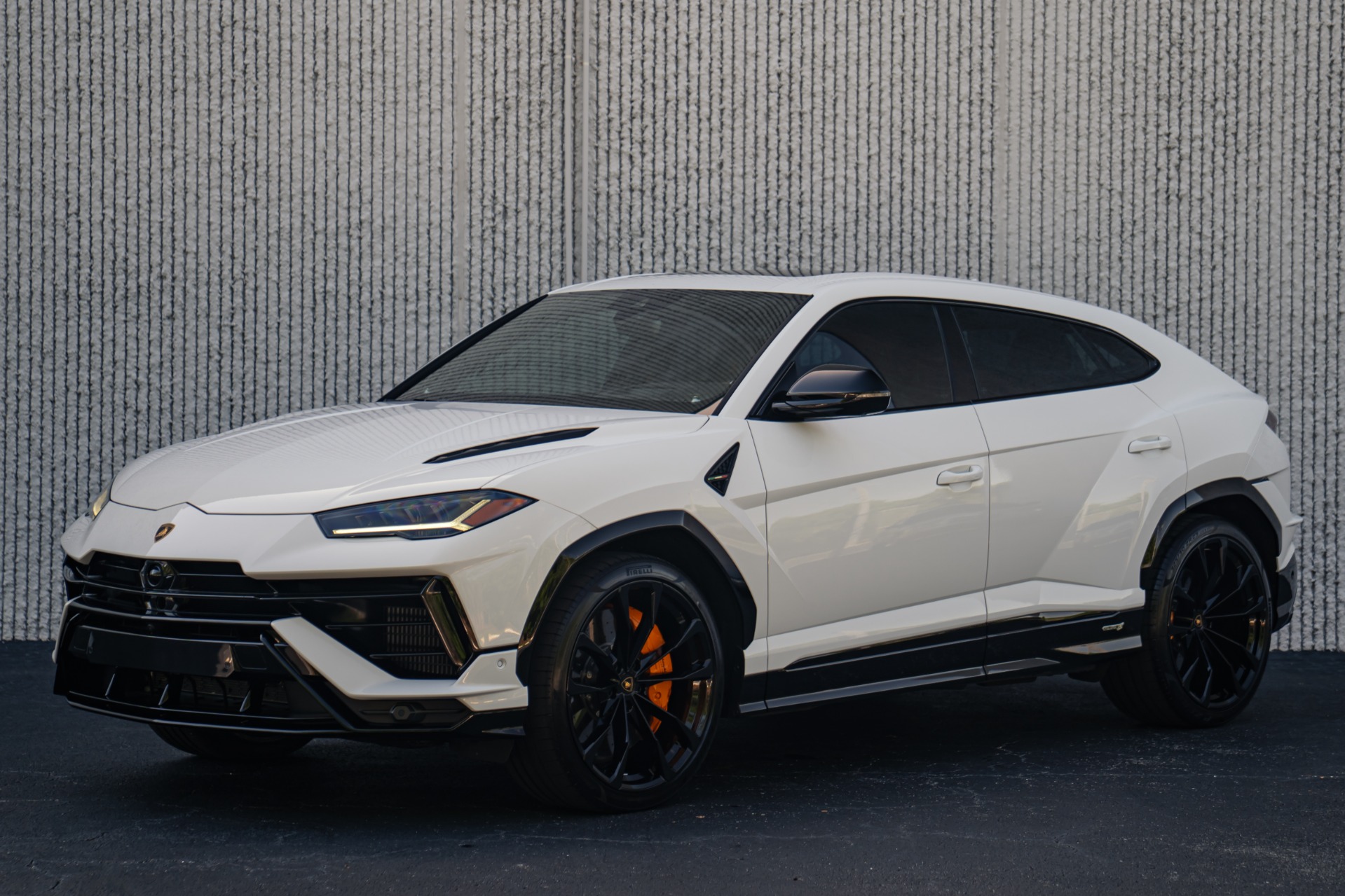 Bianco Monocerus 2024 Lamborghini Urus SUV / Crossover All-Wheel Drive 8-Speed Automatic