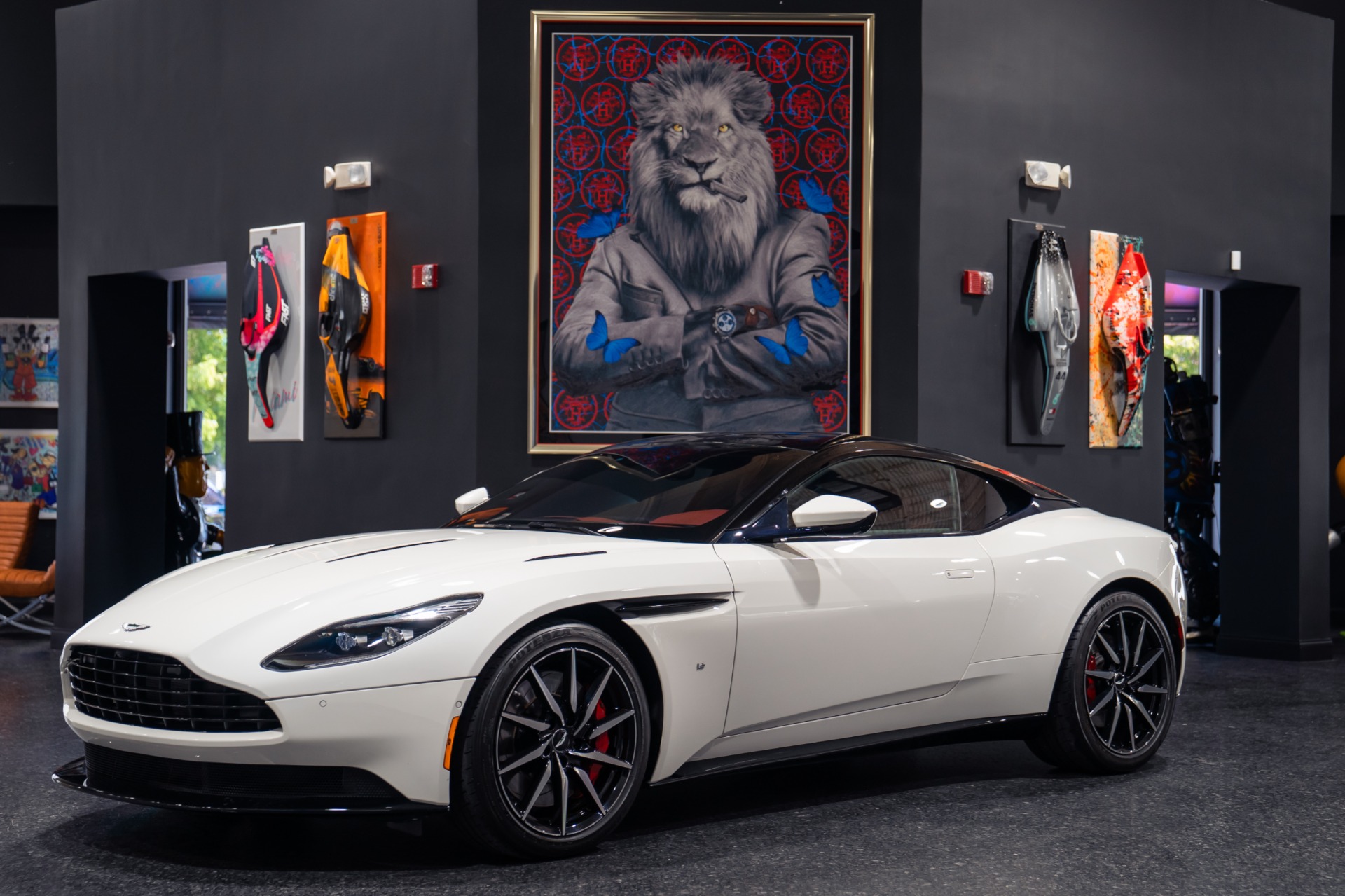 Lunar White 2018 Aston Martin DB11 Coupe Rear-Wheel Drive 8-Speed Automatic