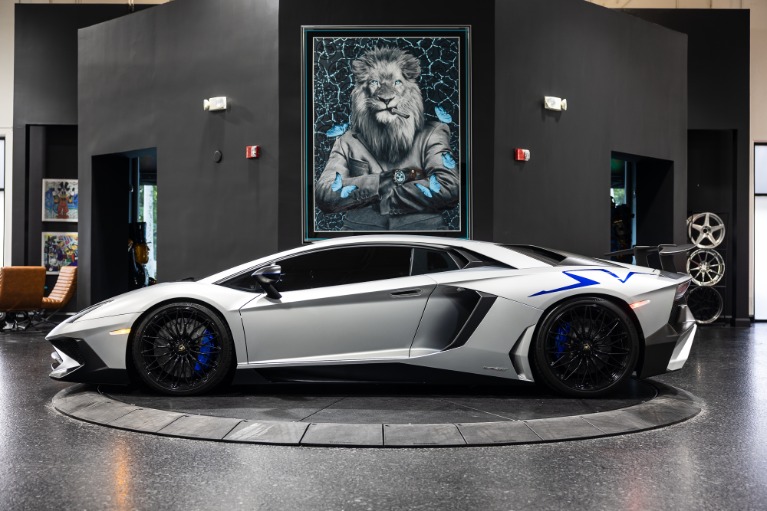2016 Lamborghini Aventador Superveloce's photo