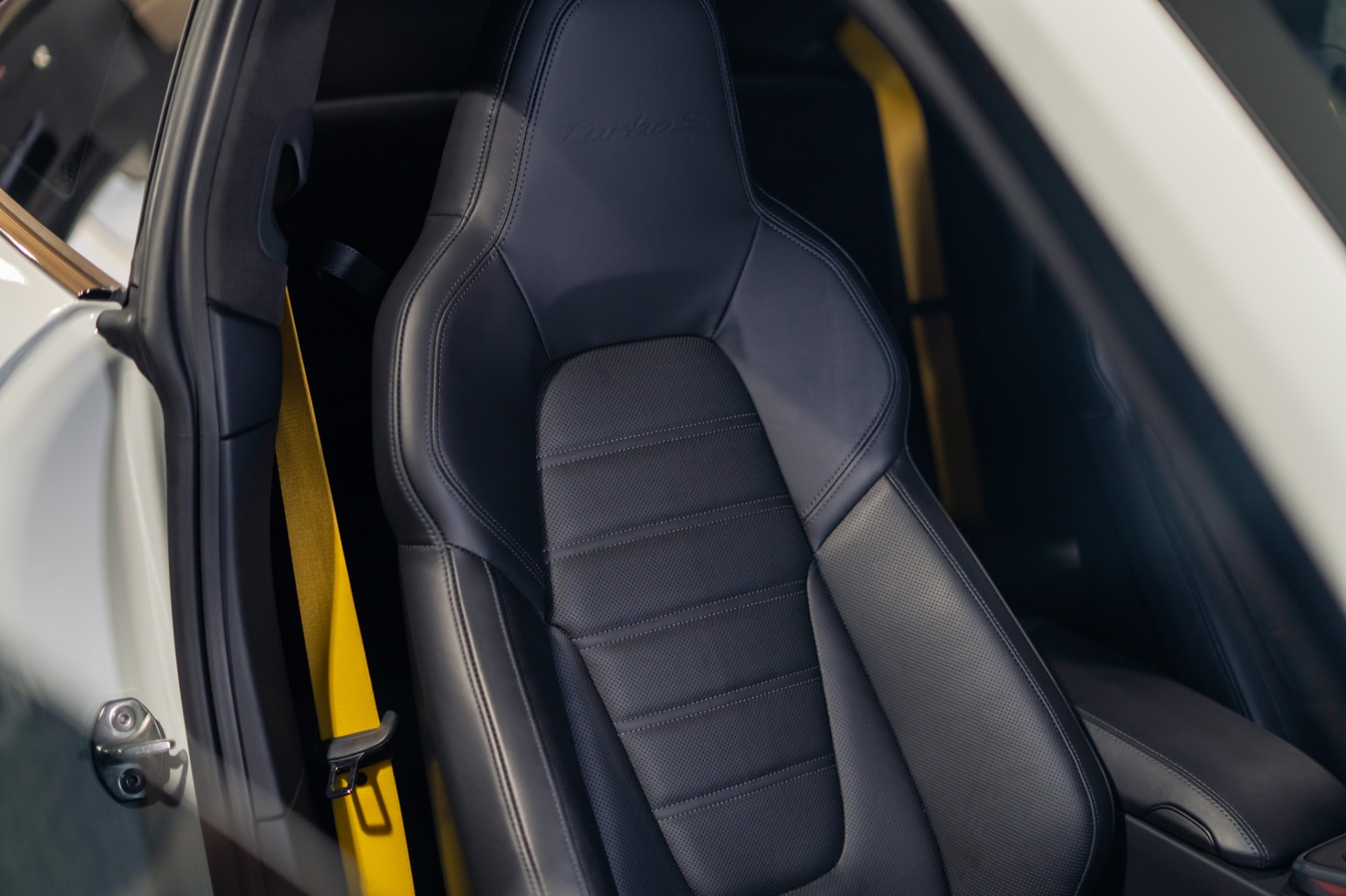 2022 Porsche 911 Turbo S - Photo 23