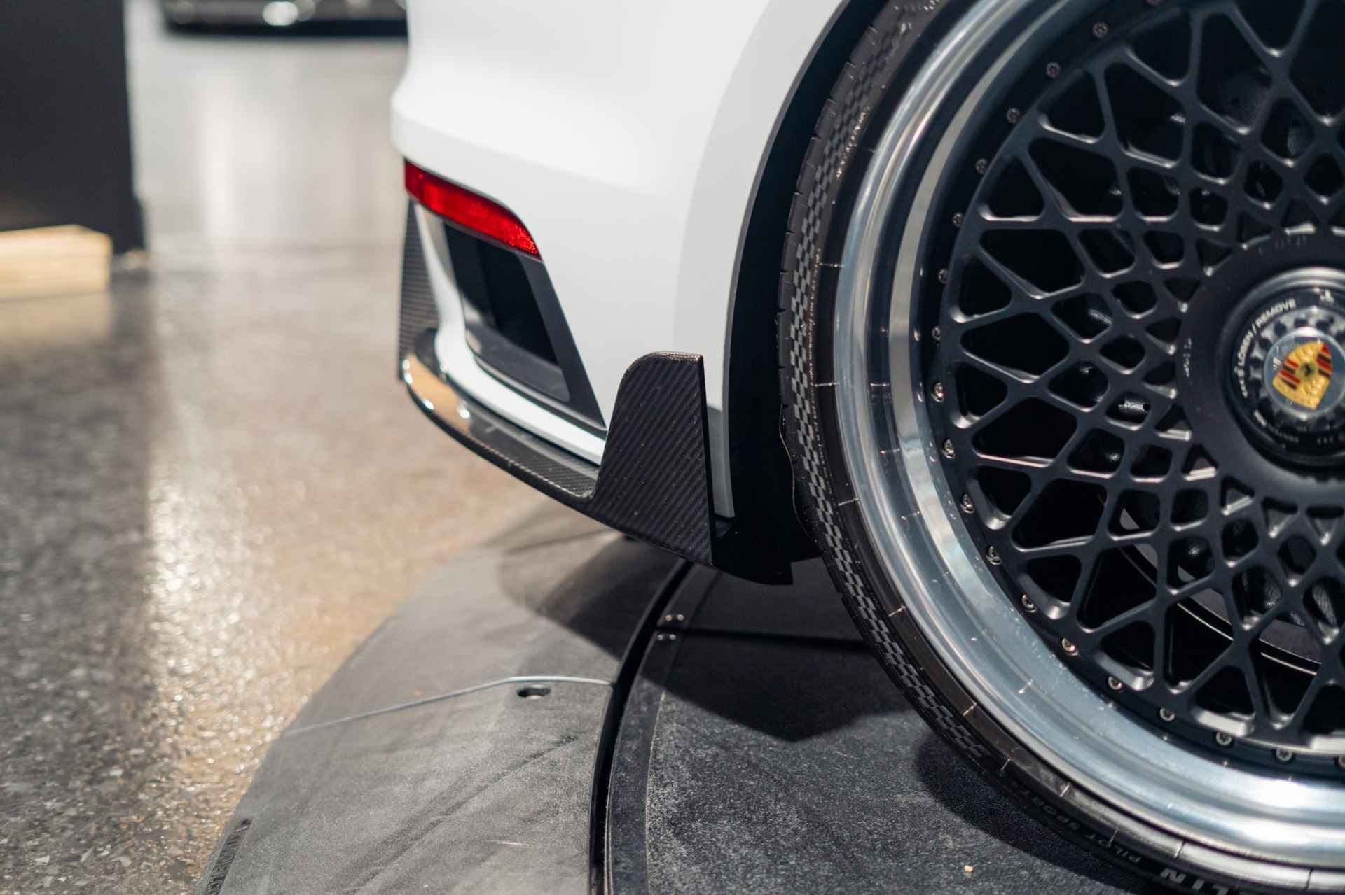 2022 Porsche 911 Turbo S - Photo 32