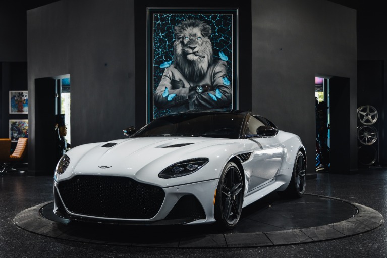 2019 Aston Martin DBS Superleggera Coupe's photo