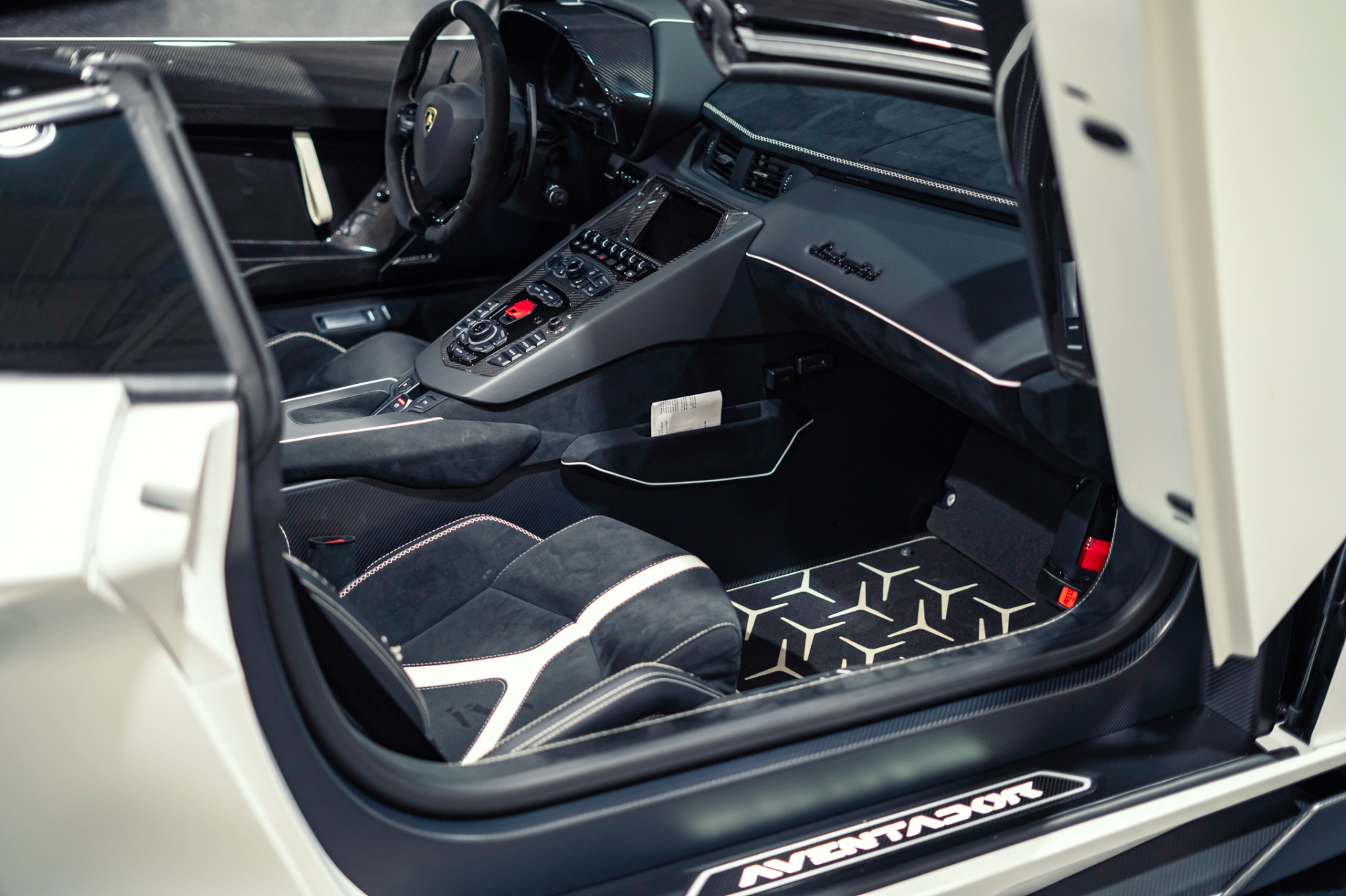 2020 Lamborghini Aventador SVJ - Photo 14