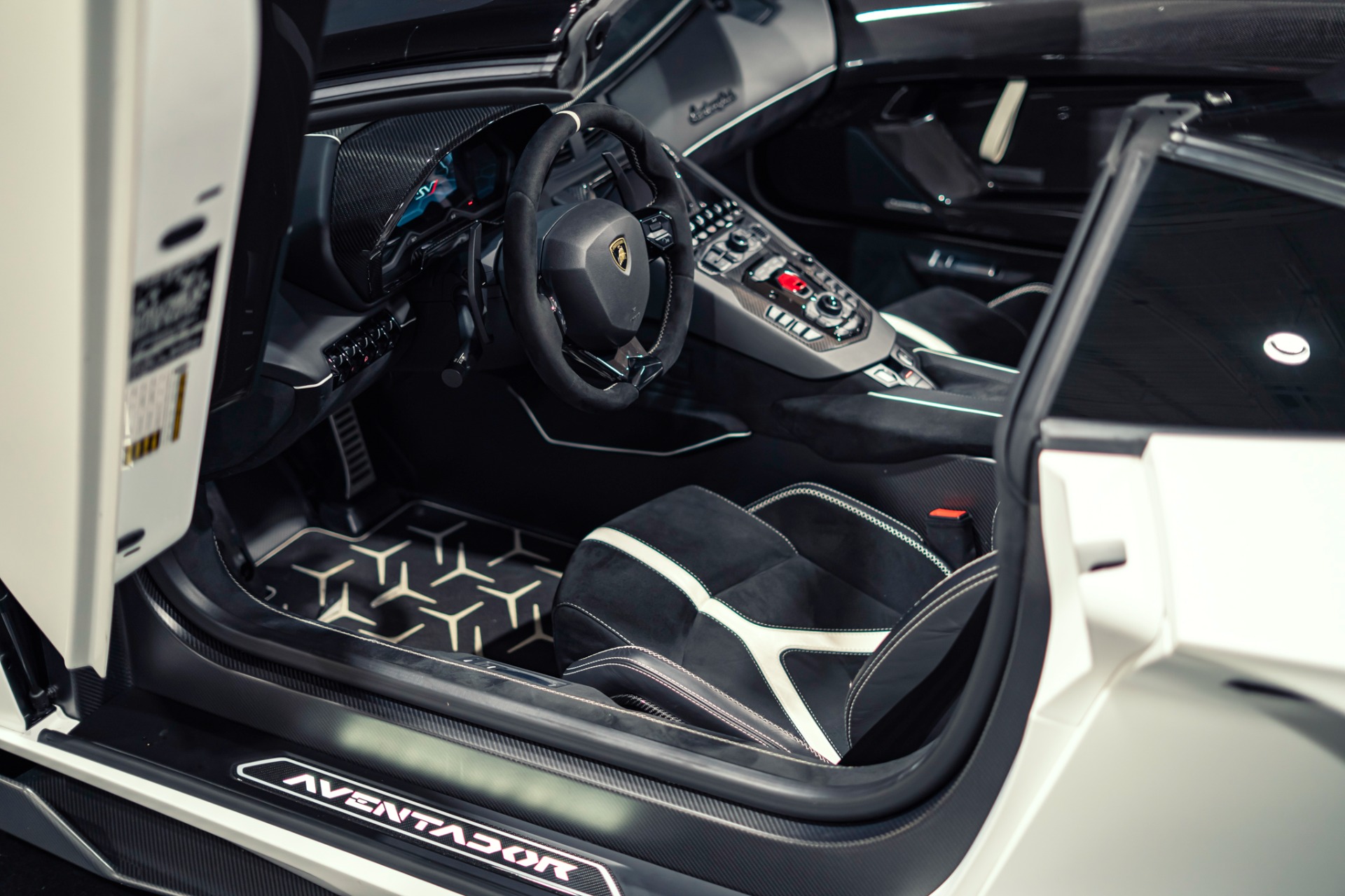 2020 Lamborghini Aventador SVJ - Photo 24