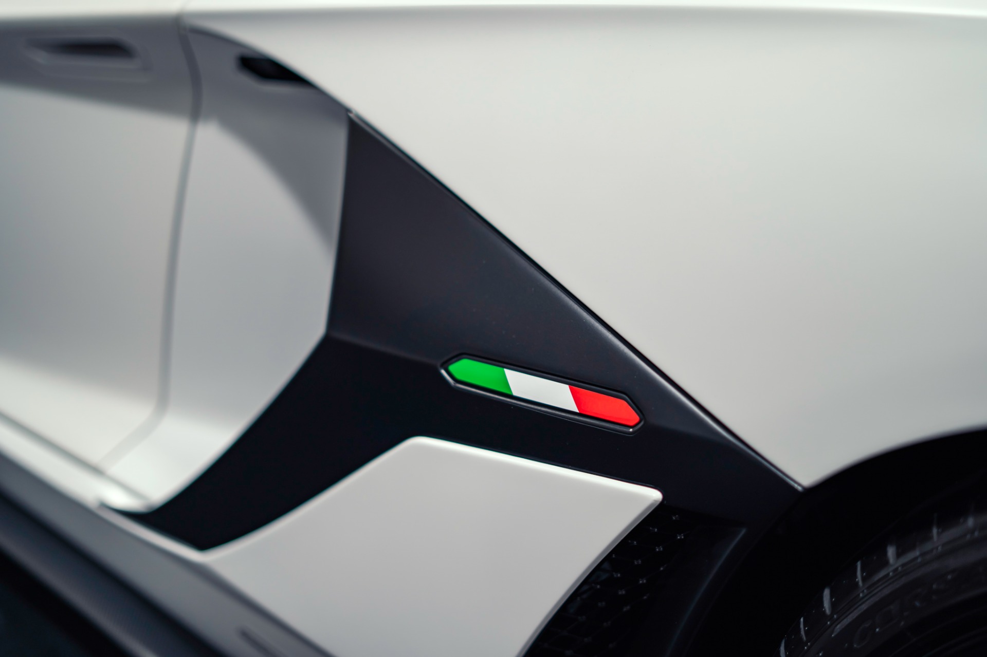 2020 Lamborghini Aventador SVJ - Photo 25