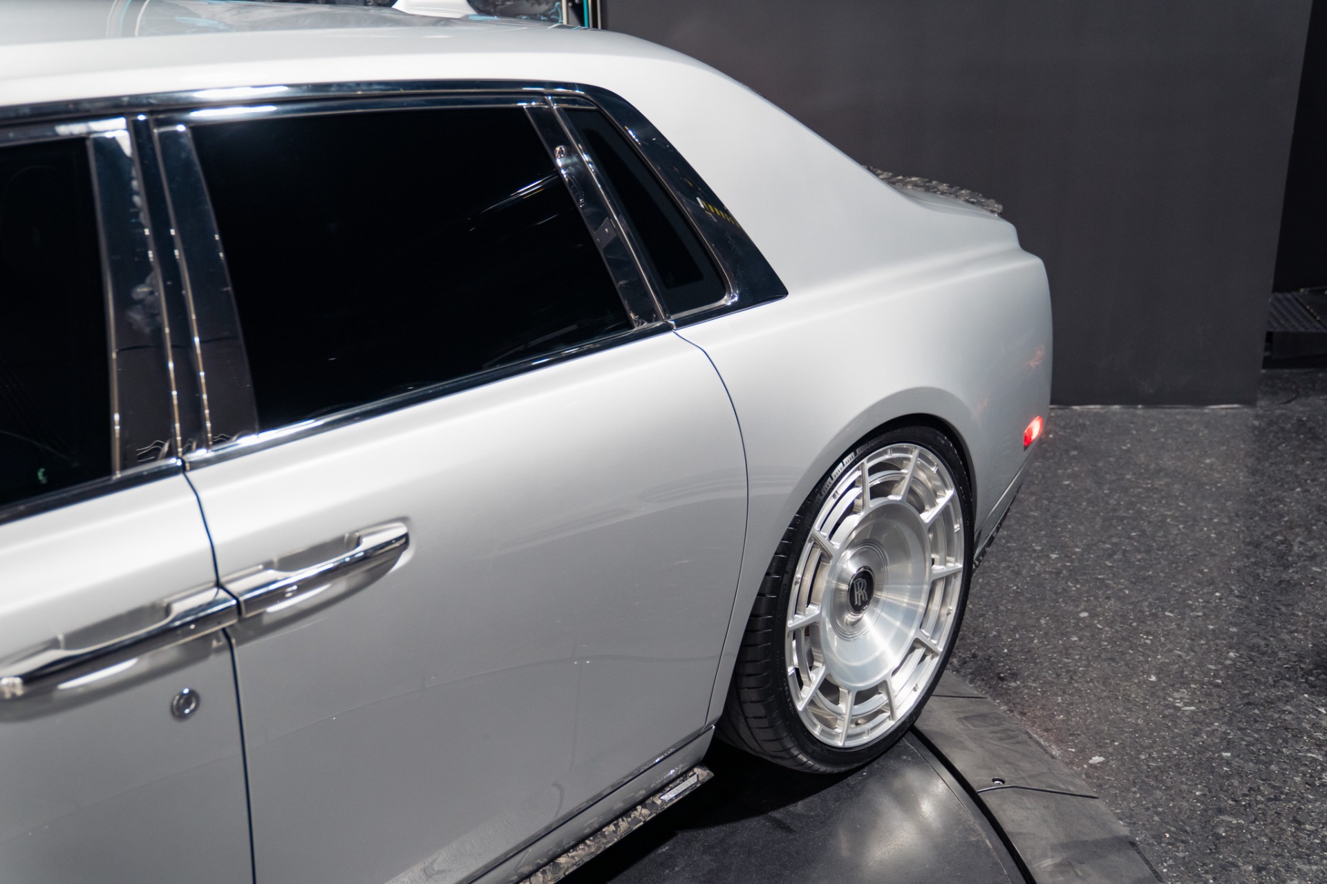 2020 Rolls-Royce Phantom Base - Photo 31