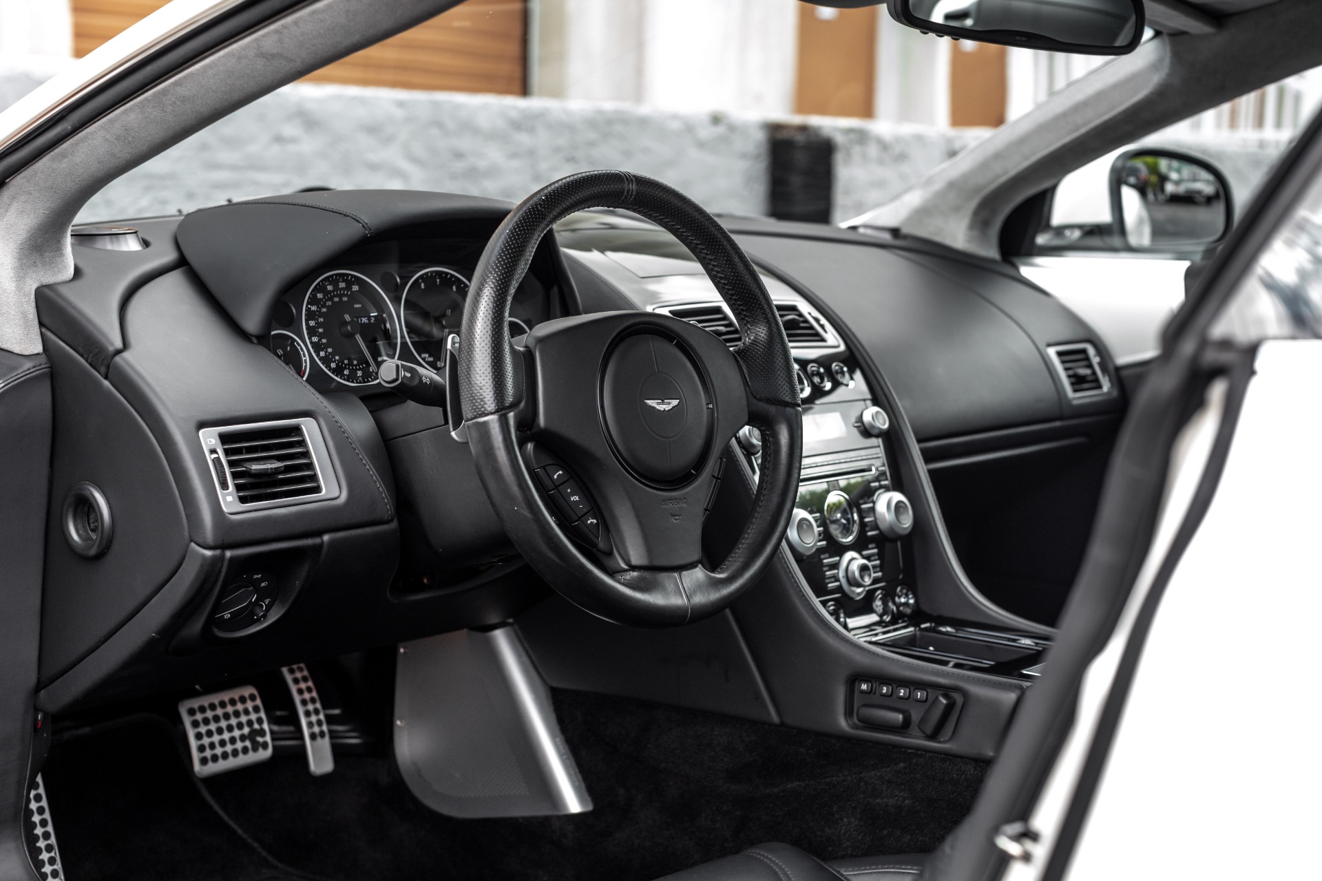 Aston Martin Dbs White Interior