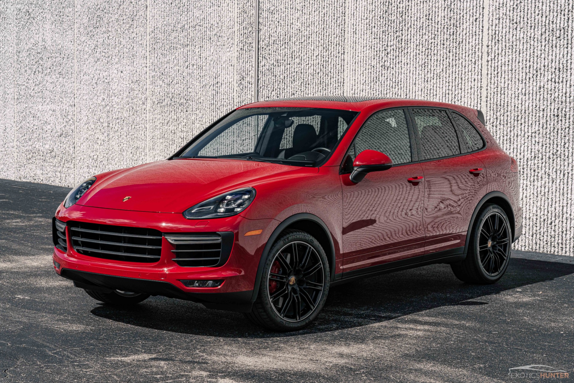Used 2015 Porsche Cayenne Turbo Special Order Carmine Red, Rear Screens