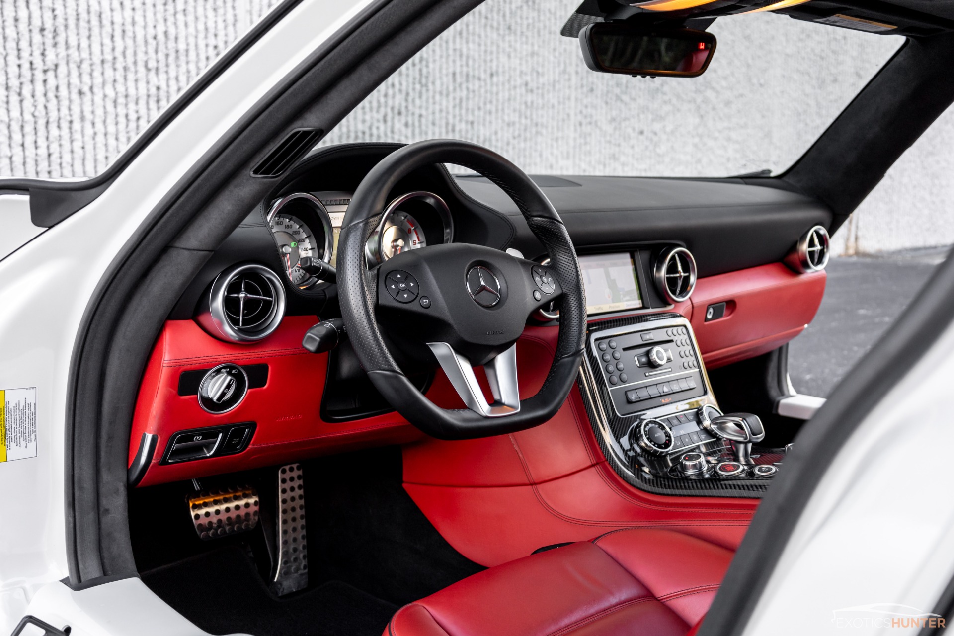 2012 Mercedes Benz SLS AMG photo 2