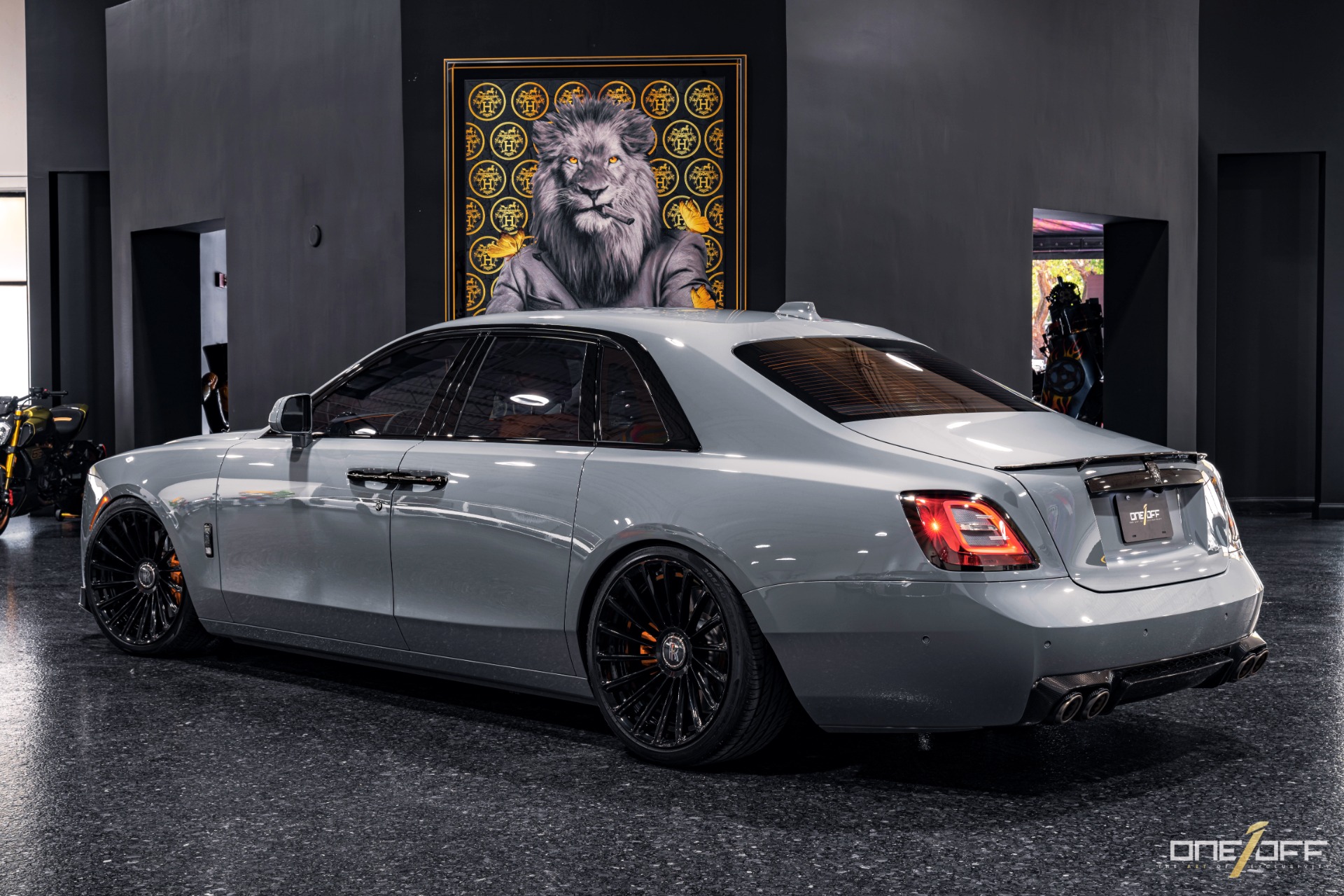 Used-2022-Rolls-Royce-Ghost-