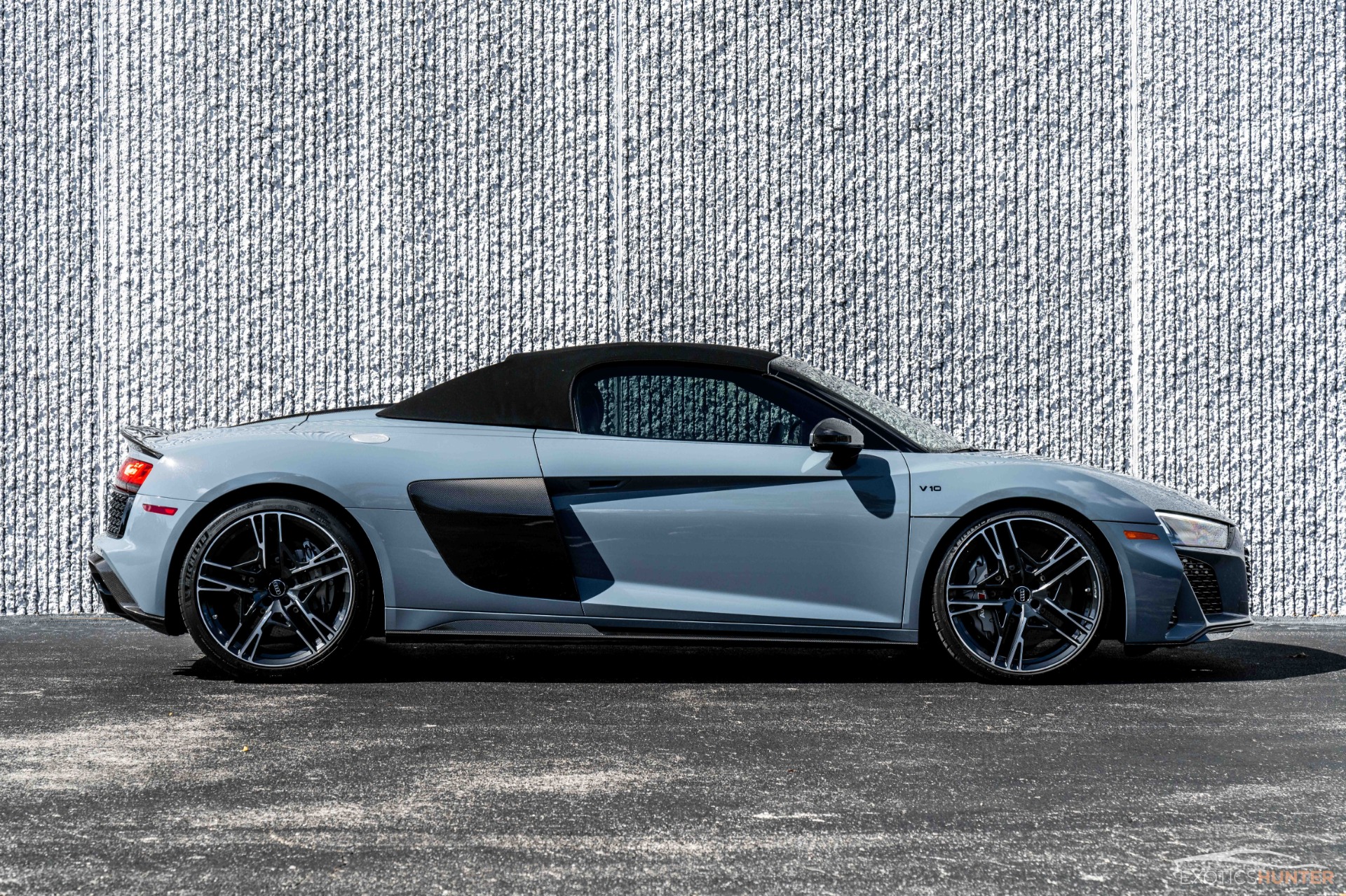 Audi R8 Spyder Grey