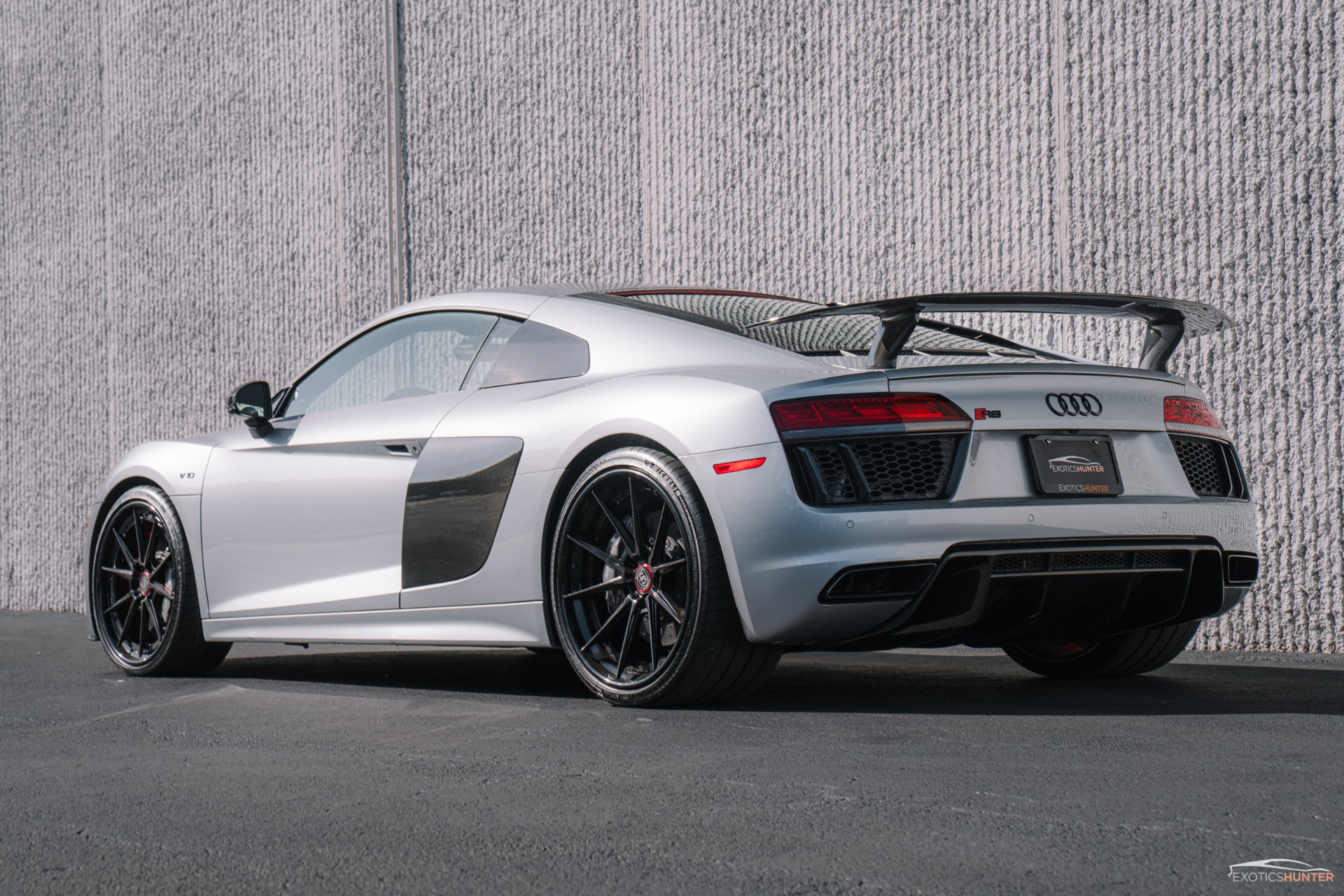 2017 Audi R8 V10 Plus Coupe photo 3