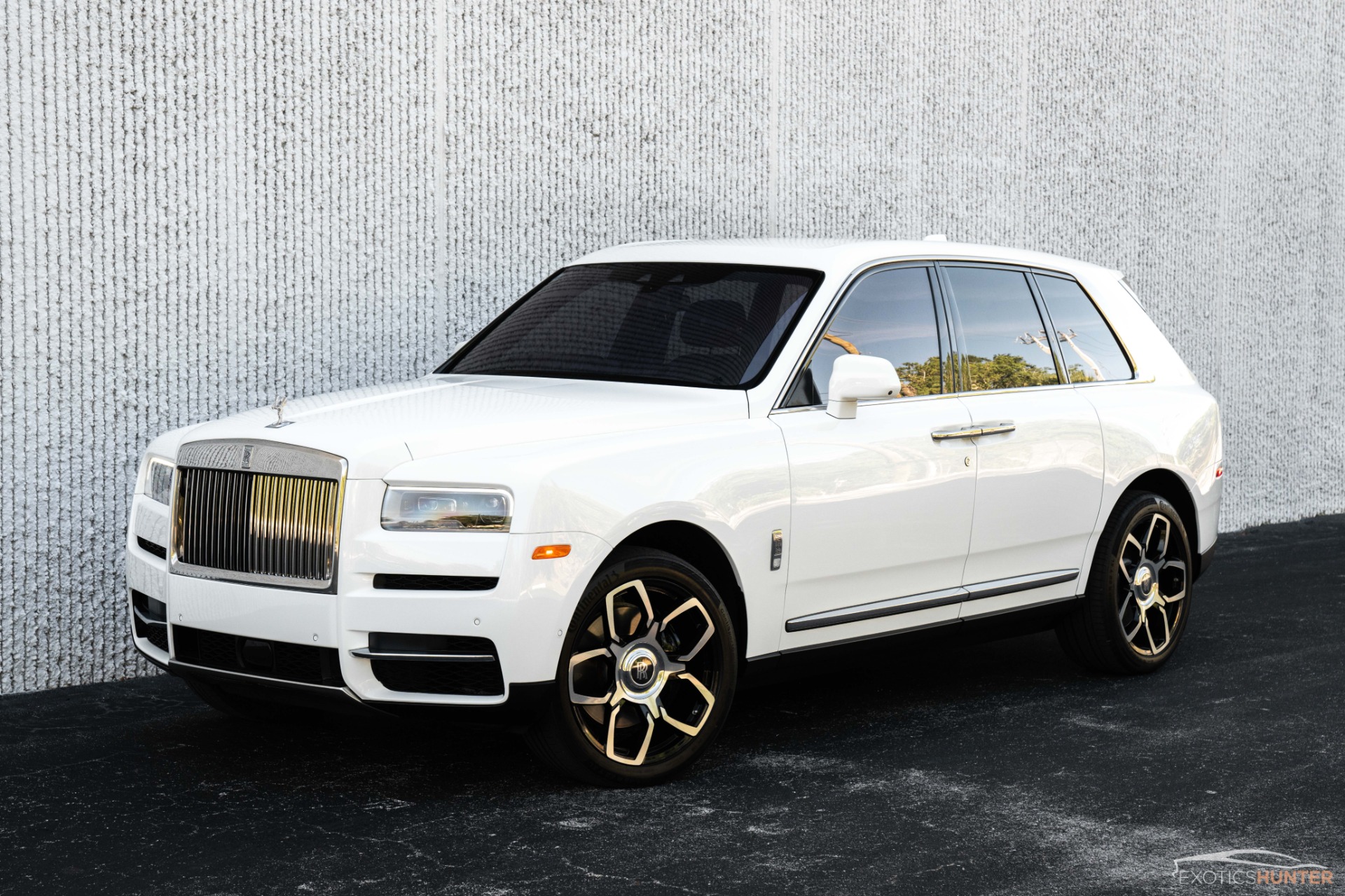 Oto8s  Rolls Royce Cullinan Black Badge 2022 đen