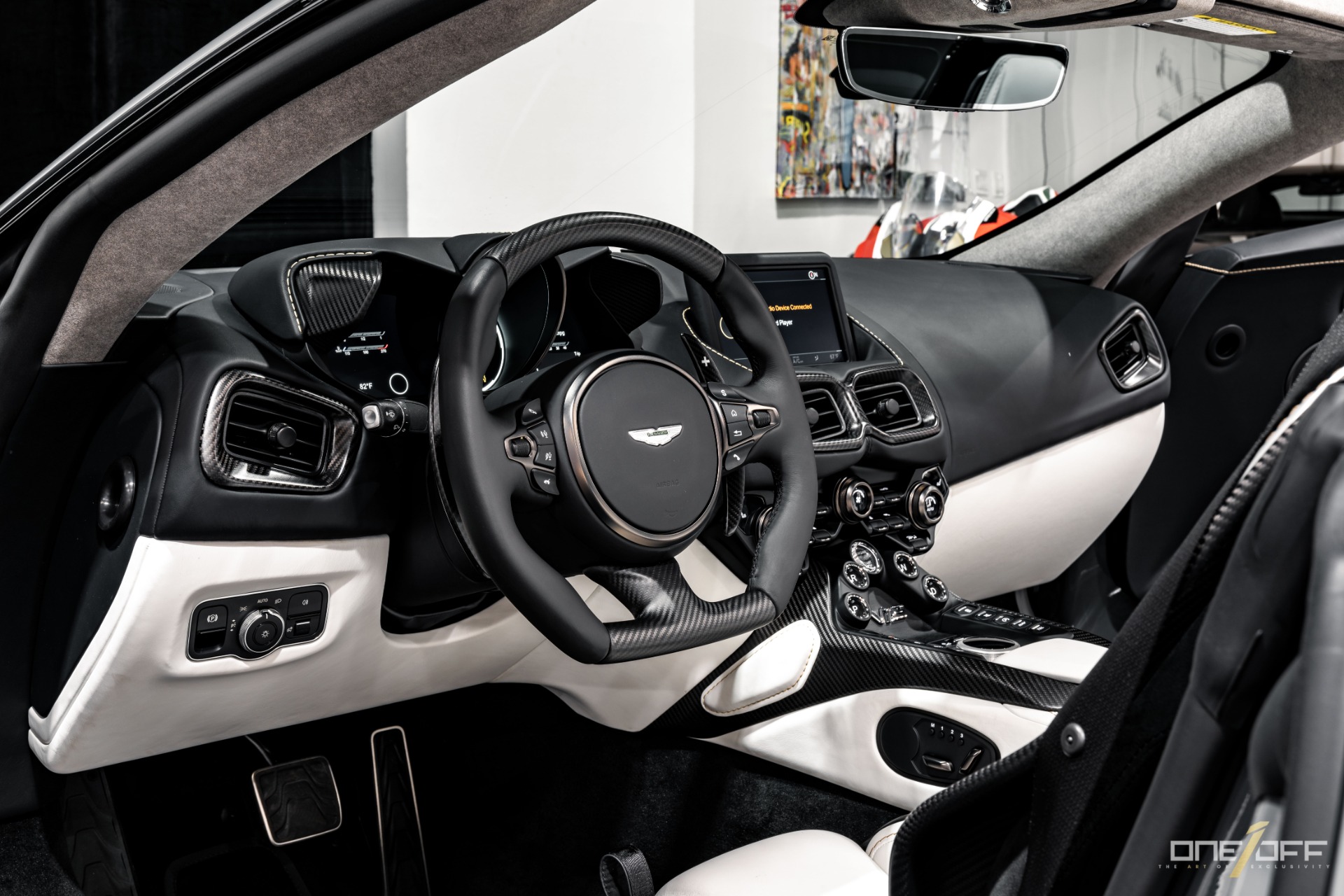 Aston Martin V8 Vantage Interior