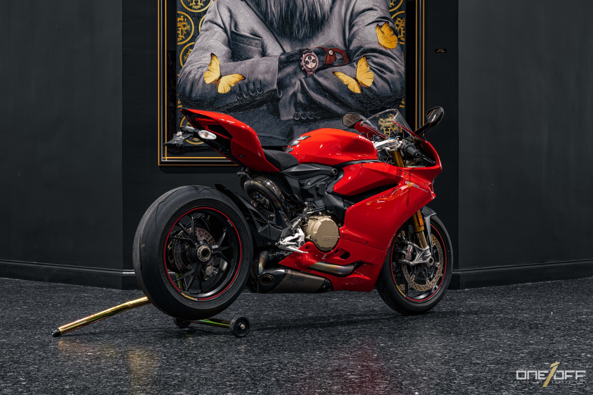 https://www.exoticshunter.com/imagetag/440/2/l/Used-2015-Ducati-Panigale-1299S-LOW-MILES!-1690304066.jpg