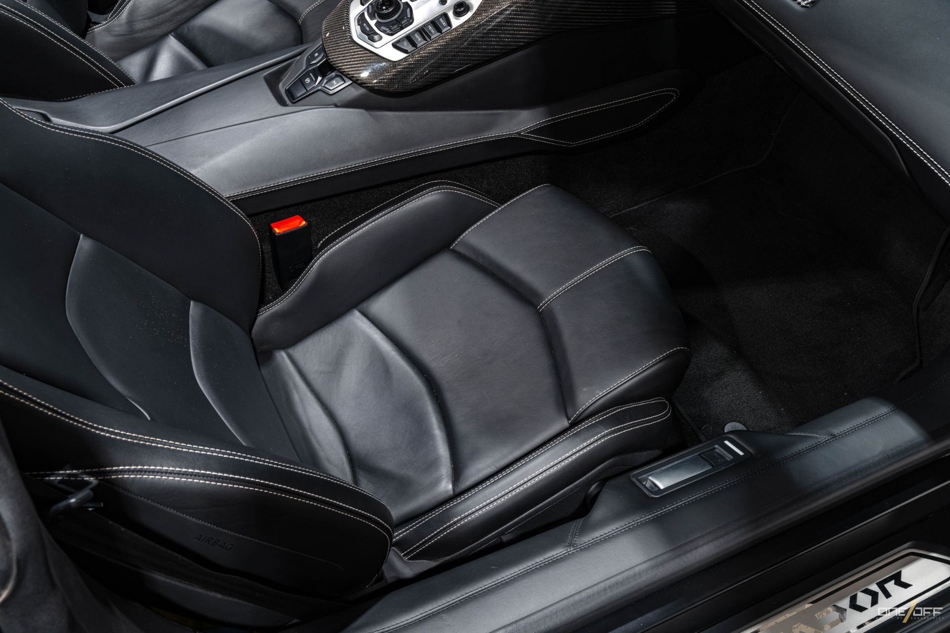 Lamborghini Aventador (carbon) - pre-order office chair from a car seat