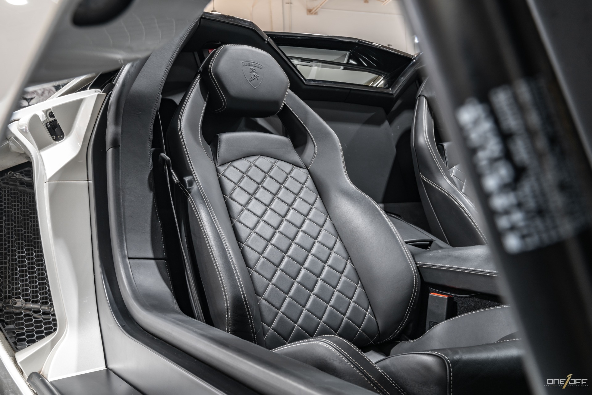 Lamborghini Aventador (carbon) - pre-order office chair from a car seat