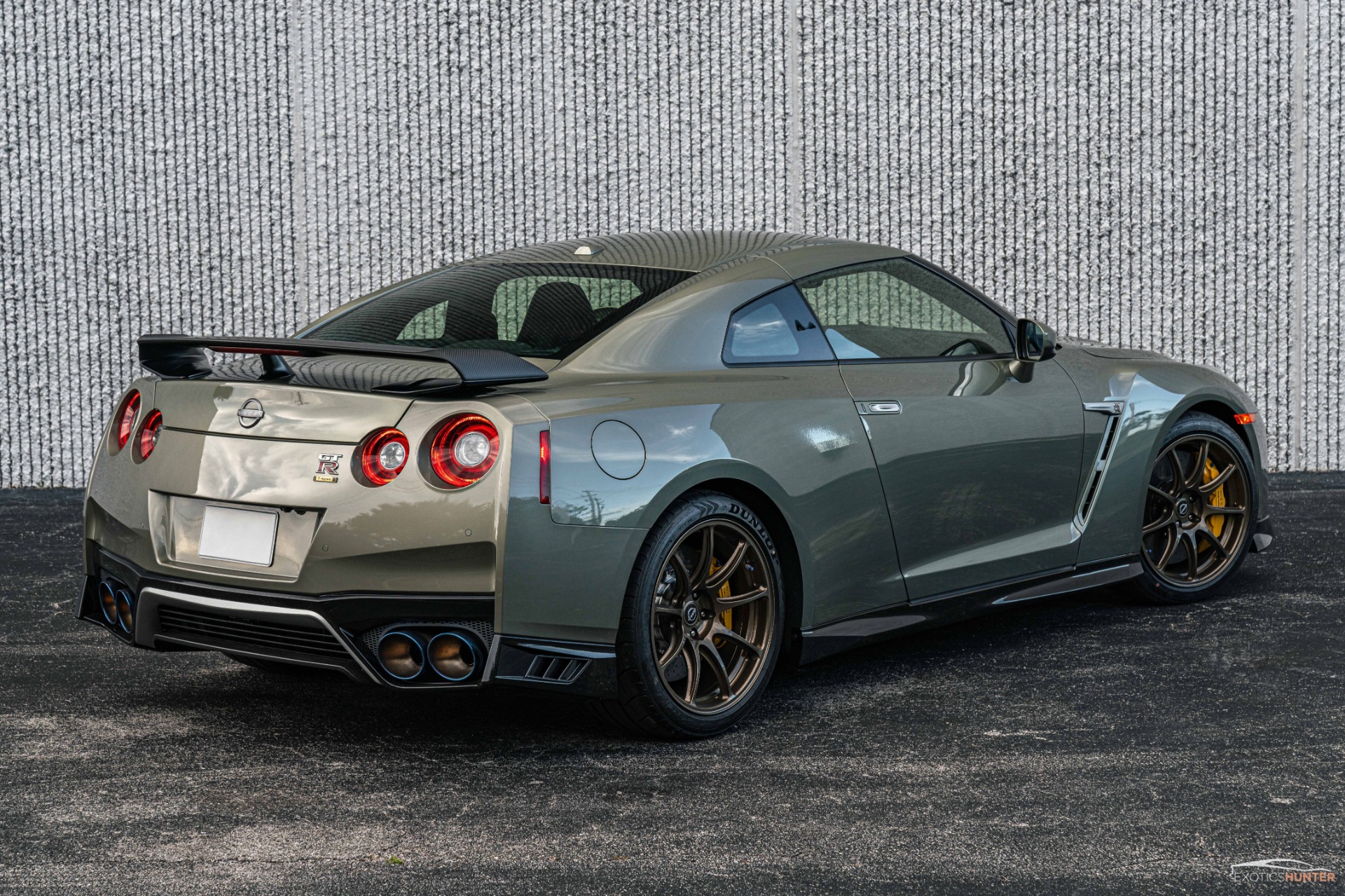 This Nissan Skyline GT-R Sold for Nearly $400,000 Looks Dreamy - The Car  Guide