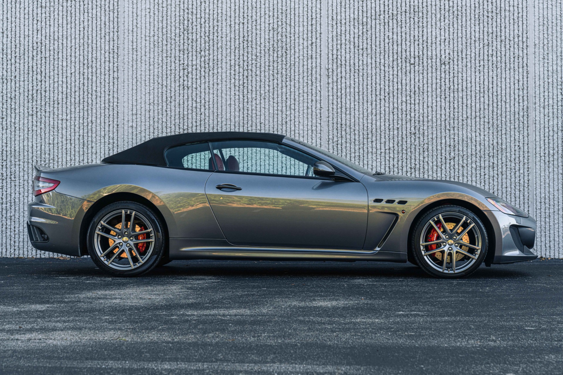 Used 2016 Maserati GranTurismo MC w/ a Rosso Corallo Interior + 