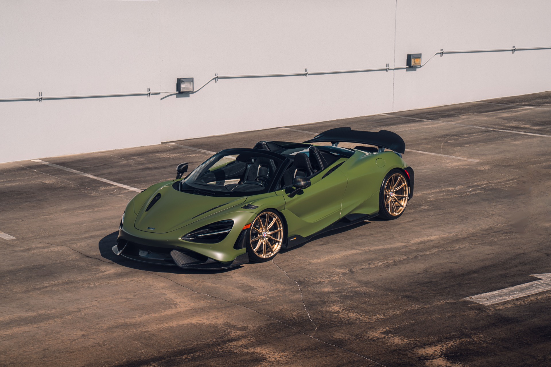 Used 2022 McLaren 765LT photo 9