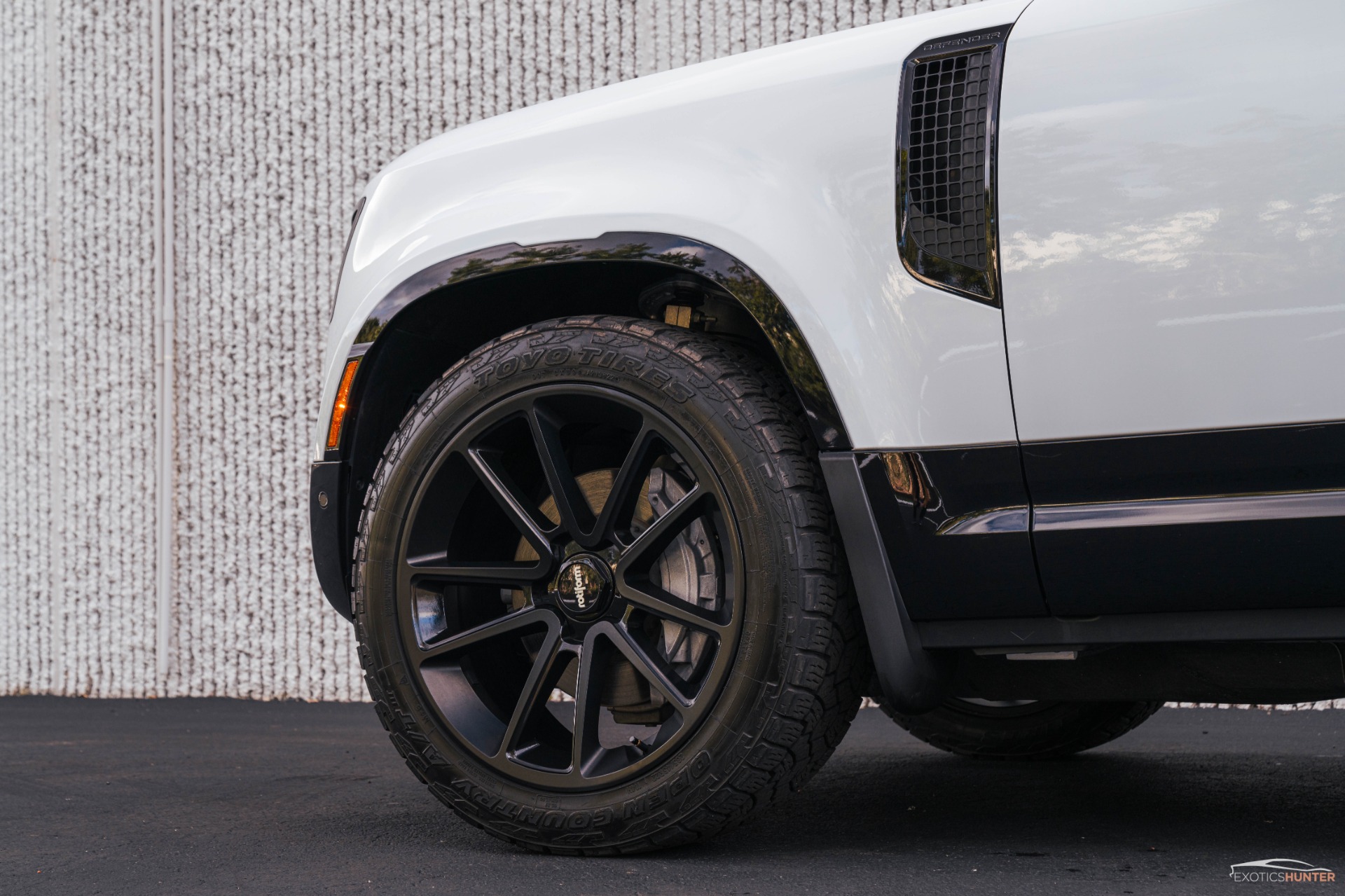 Used 2023 Land Rover Defender 90 X-Dynamic SE on Rotiform Wheels